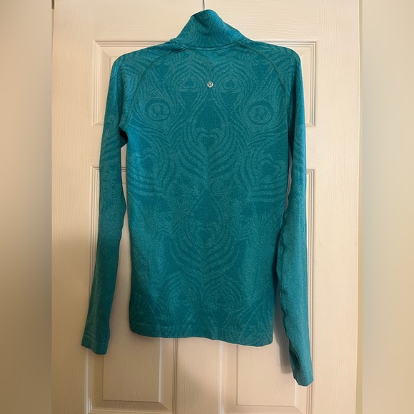 Lululemon 1/2 Zip Long Sleeve Shirt - Picture 2 of 4